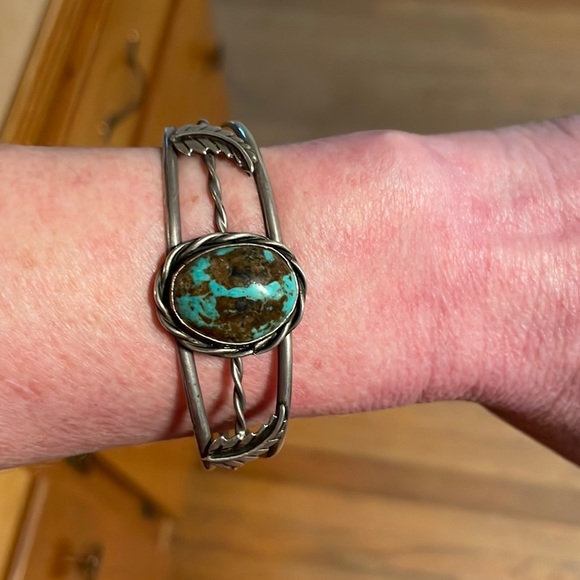 Native American Large Bisbee Turquoise Sterling Cuff Bracelet - Picture 2 of 9